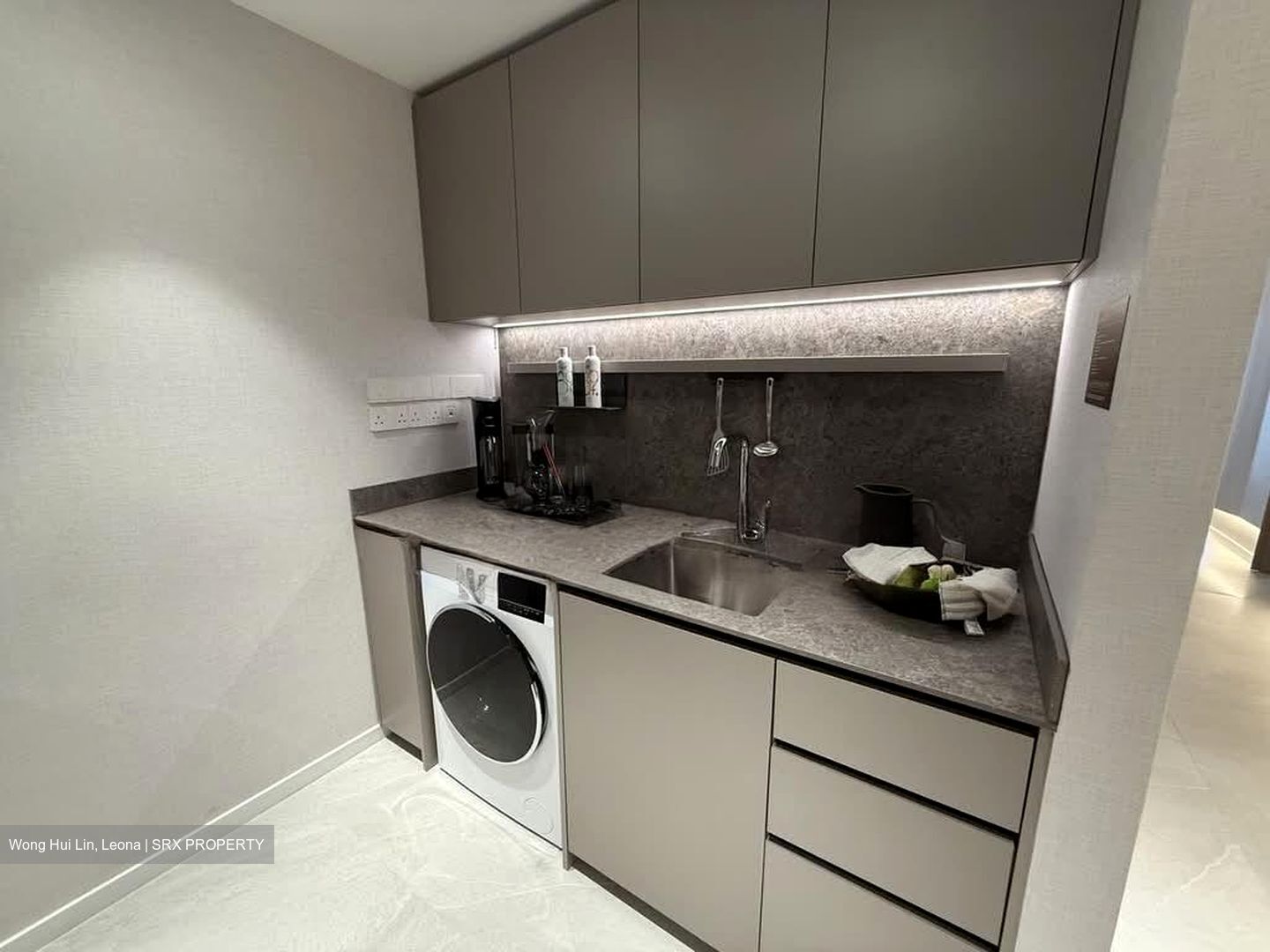 Pine Grove (D21), Condominium #593656821